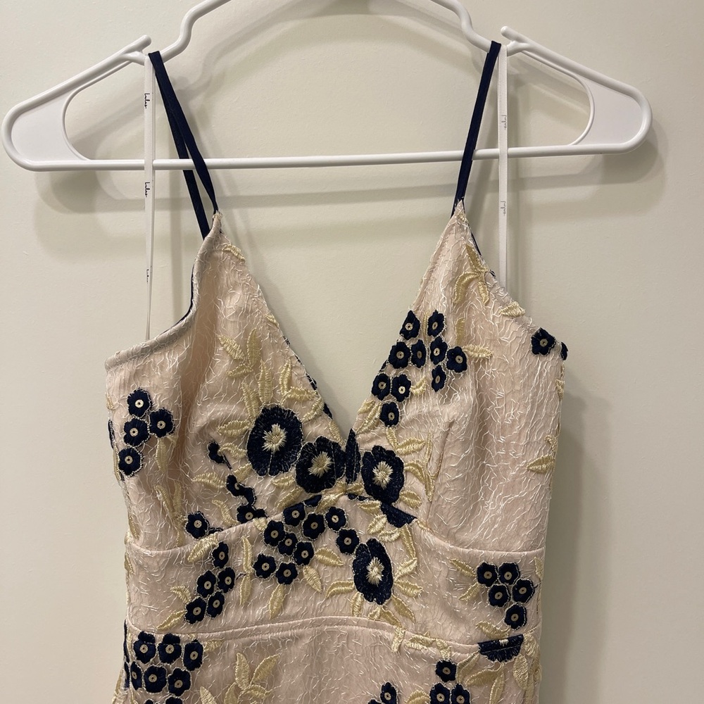 Lulus navy, cream, and gold flowery dress